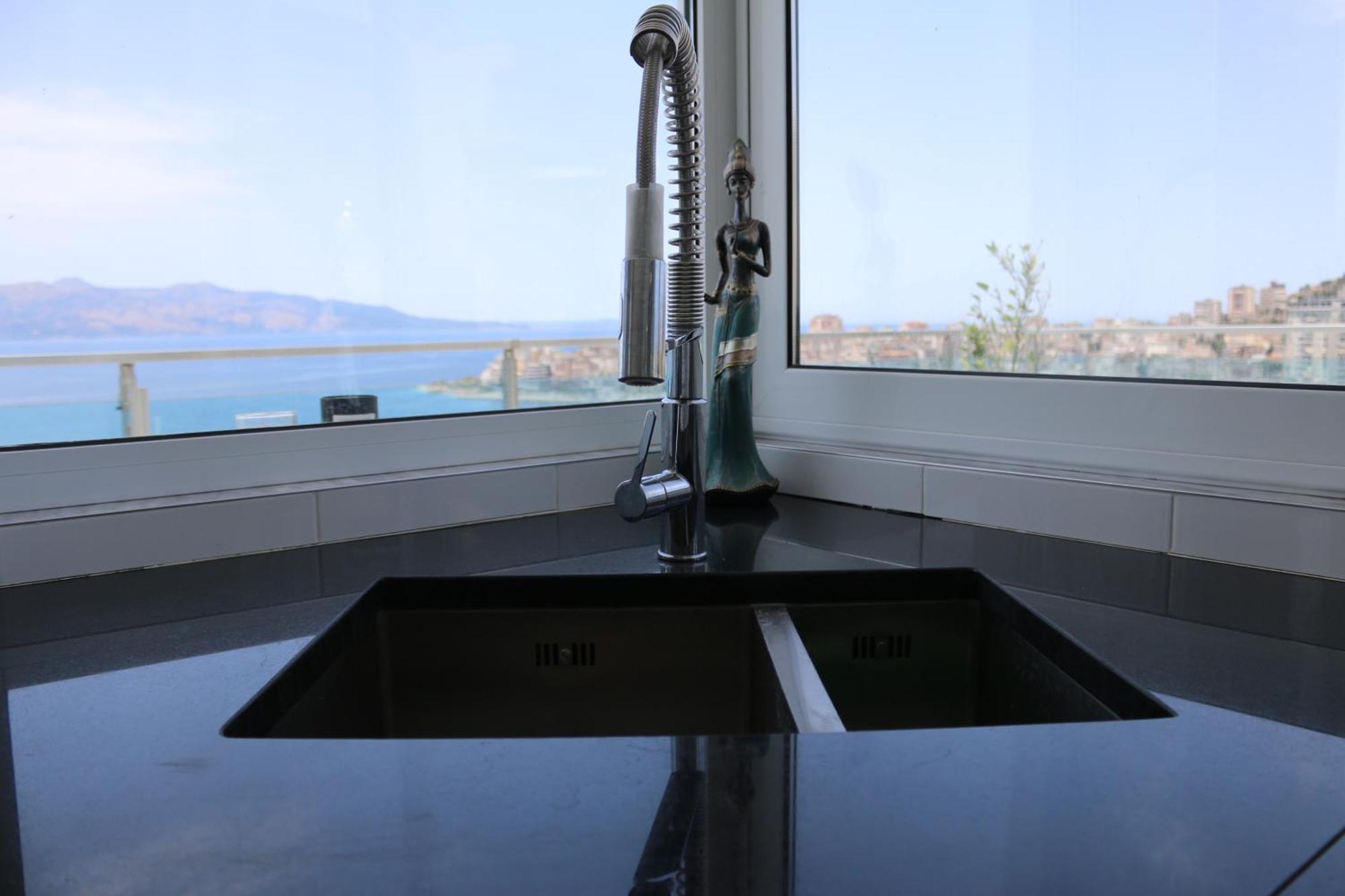 Apartamento Rocknest Sea View Penthouse Sarandë Exterior foto
