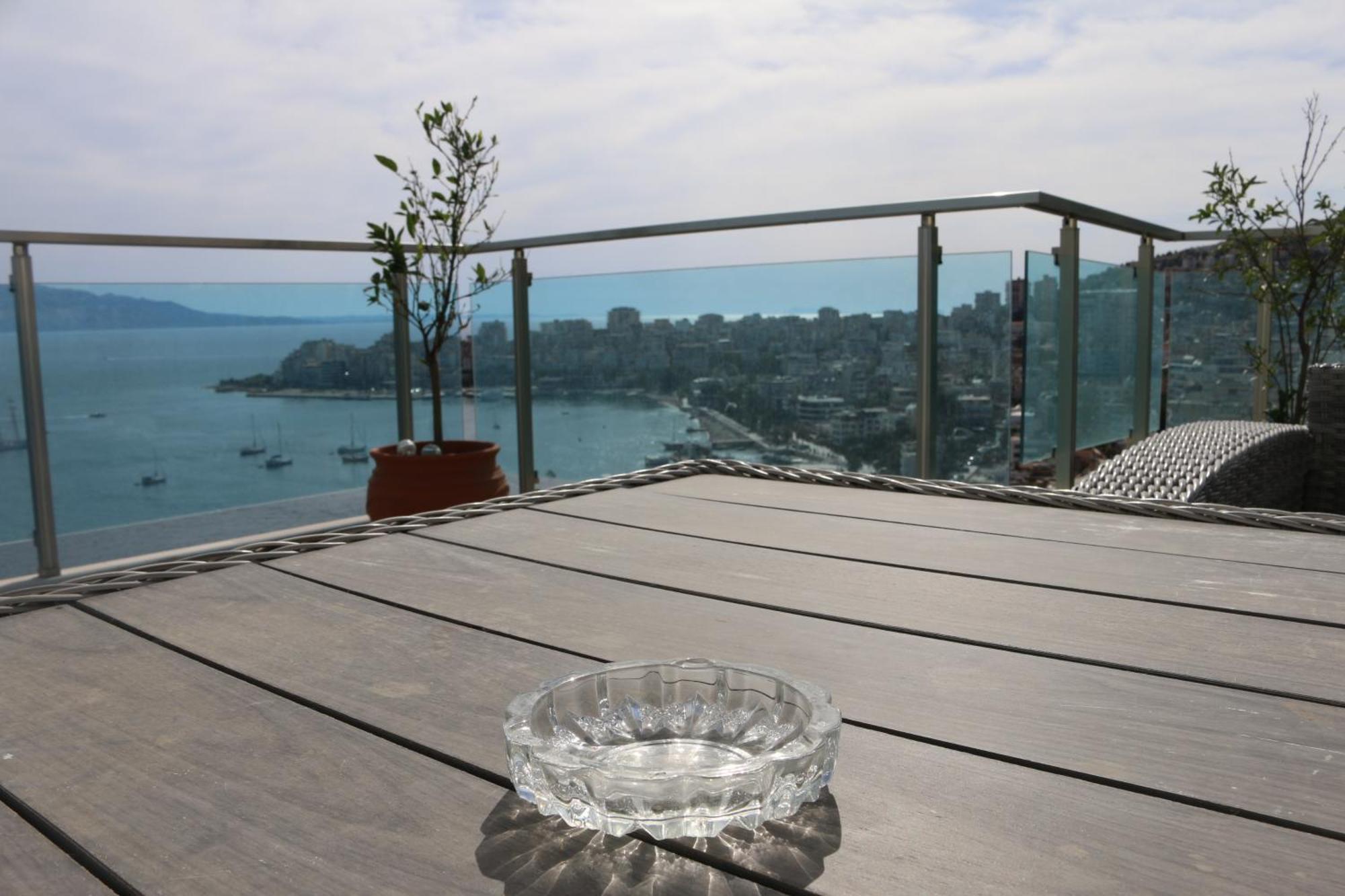 Apartamento Rocknest Sea View Penthouse Sarandë Exterior foto